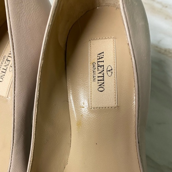 AUTHENTIC Valentino Garavani pink nude pointed toe heels and free neckla… - Picture 6 of 12